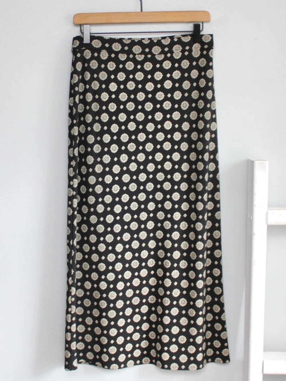 Liz Claiborne Vintage Y2K Black and Cream Floral Maxi Skirt Size Small Reworked - Picture 2 of 6